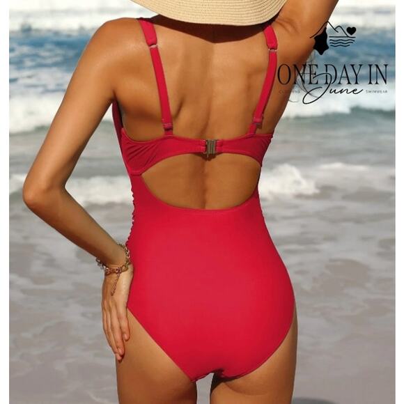 Charmo Twist Front Cut Out One Piece Swimsuit Size S - Picture 2 of 7